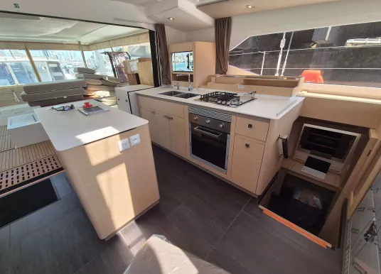 FOUNTAINE PAJOT - AURA 51 - 25