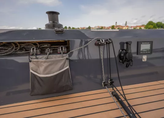 CHAMPIONSHIP YACHTING - LAGO 26 SPEEDSTER - 8