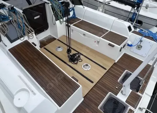DUFOUR YACHTS - DUFOUR 32 - 2