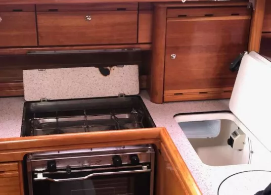 BAVARIA YACHTS - BAVARIA 33 CRUISER - 13