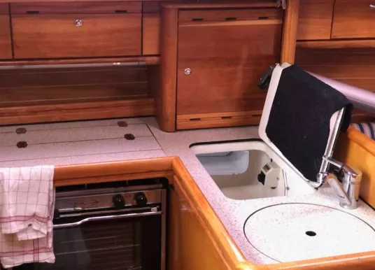 BAVARIA YACHTS - BAVARIA 33 CRUISER - 10