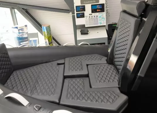 3D TENDER - ODYSSEY 635 - 12