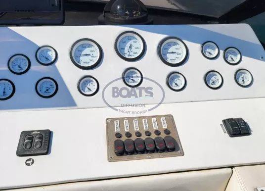 CHRIS CRAFT - CHRIS CRAFT 260 STINGER - 8