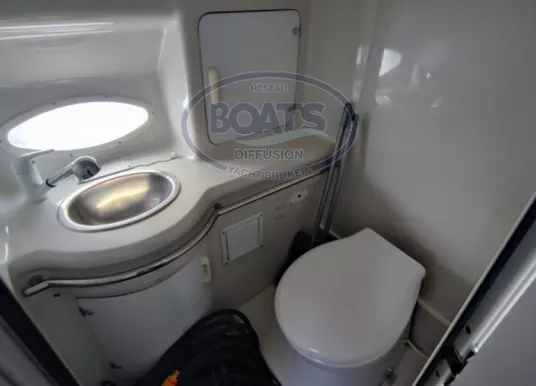 CHRIS CRAFT - CROWNE 272 CC - 4