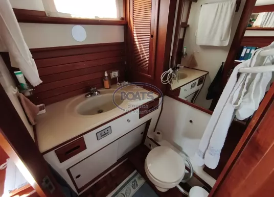 GRAND BANKS - MY 42 - 12