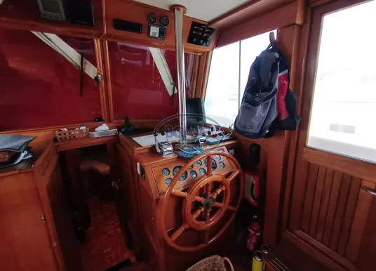 GRAND BANKS - MY 42 - 9