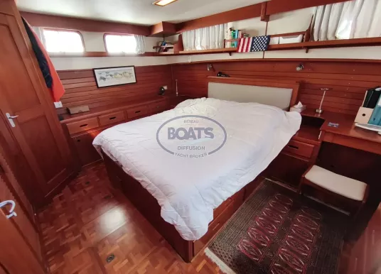 GRAND BANKS - MY 42 - 10