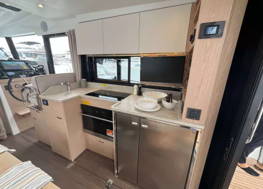 BENETEAU - SWIFT TRAWLER 37 FLY - 24