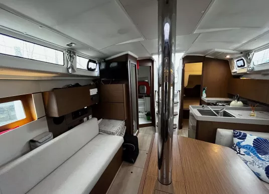 BENETEAU - OCEANIS 38.1 - 14