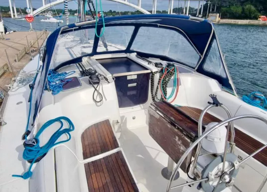 DUFOUR YACHTS - DUFOUR 365 - 4