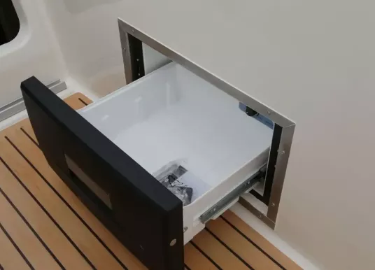 QUICKSILVER - ACTIV 875 SUNDECK - 11