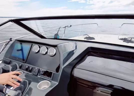 QUICKSILVER - ACTIV 875 SUNDECK - 3