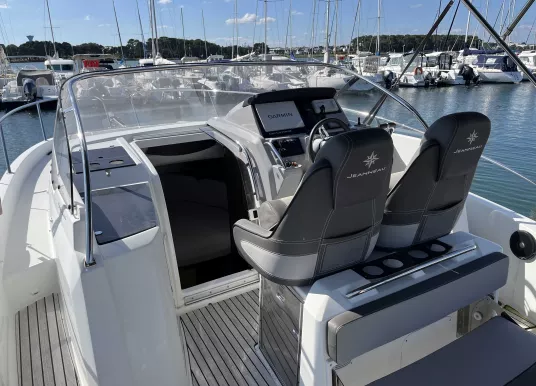 JEANNEAU - CAP CAMARAT 9.0 WA - 11