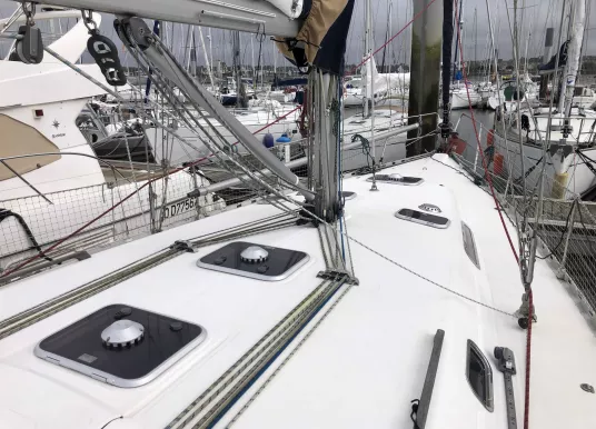 DUFOUR YACHTS - DUFOUR 43 CLASSIC - 12