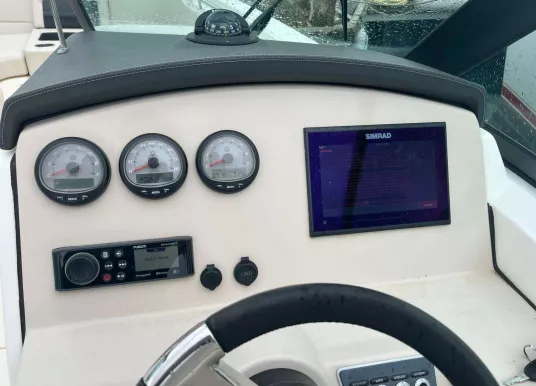 BOSTON WHALER - VANTAGE 270 - 8