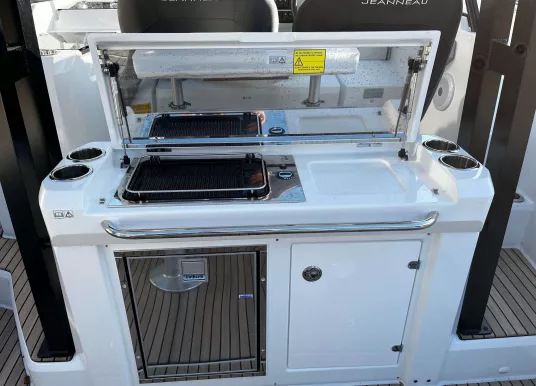 JEANNEAU - CAP CAMARAT 9.0 WA - 11