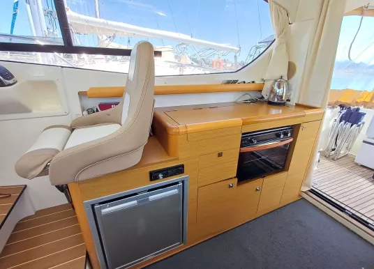 JEANNEAU - MERRY FISHER 10 - 6