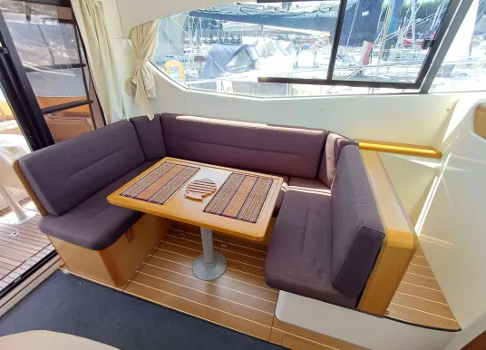 JEANNEAU - MERRY FISHER 10 - 8