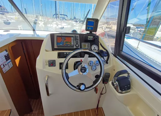 JEANNEAU - MERRY FISHER 10 - 9