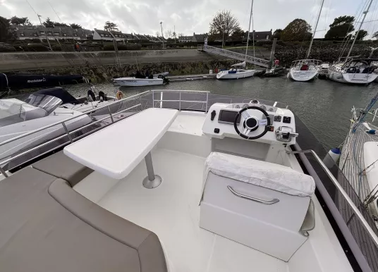 PRESTIGE YACHTS - PRESTIGE 400 FLY - 9