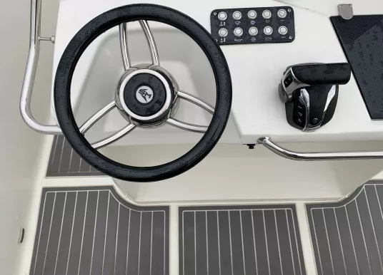 WHITE SHARK - WHITE SHARK 240 CC - 12