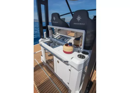 JEANNEAU - CAP CAMARAT 9.0 WA - 10