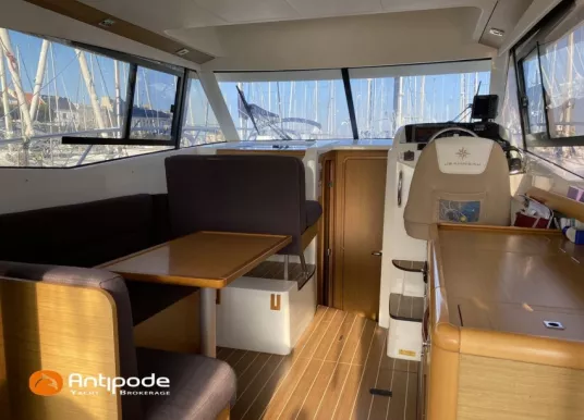 JEANNEAU - MERRY FISHER 10 - 5