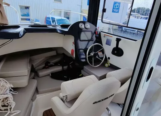 QUICKSILVER - QUICKSILVER CAPTUR 605 PILOTHOUSE - 2