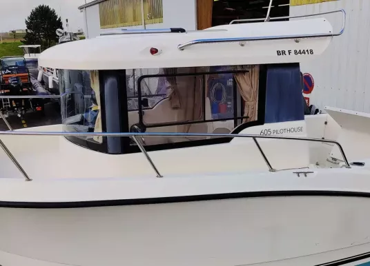 QUICKSILVER - QUICKSILVER CAPTUR 605 PILOTHOUSE - 5