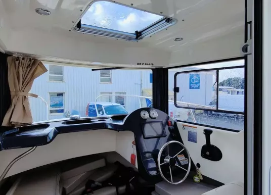 QUICKSILVER - QUICKSILVER CAPTUR 605 PILOTHOUSE - 8