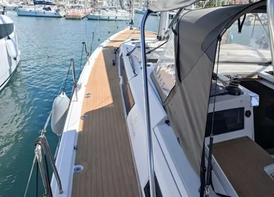 DUFOUR YACHTS - DUFOUR 530 - 15
