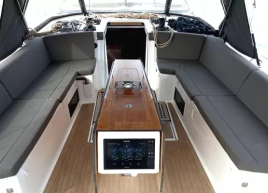 DUFOUR YACHTS - DUFOUR 530 - 8