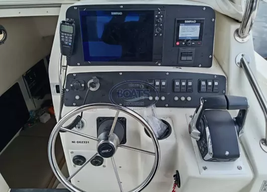 BOSTON WHALER - OUTRAGE 28 - 7