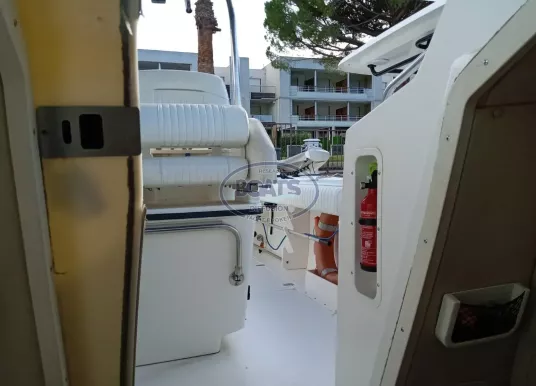 BOSTON WHALER - OUTRAGE 28 - 10