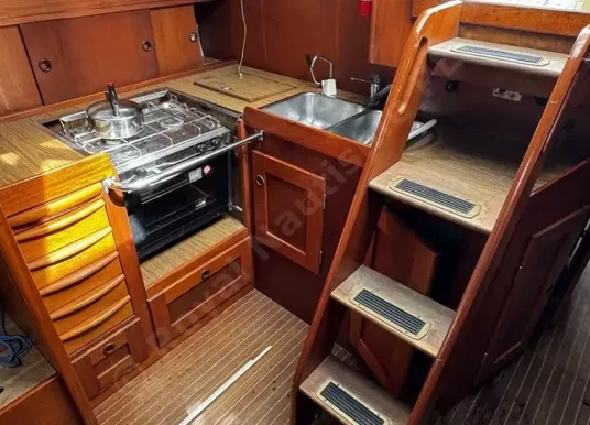 HALLBERG-RASSY - HALLBERG-RASSY 38 - 13