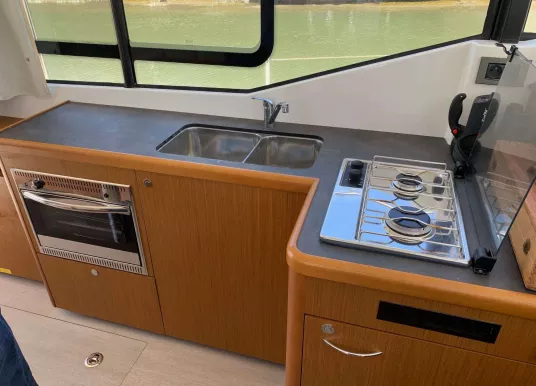 BENETEAU - SWIFT TRAWLER 30 - 12