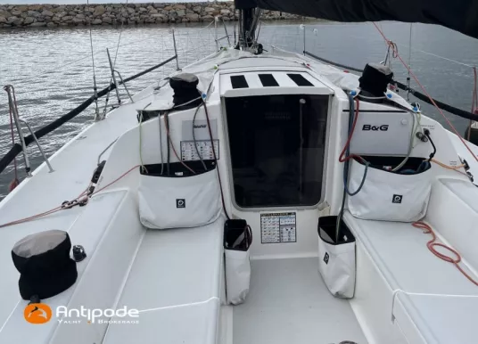 J COMPOSITES - J 111 - 4