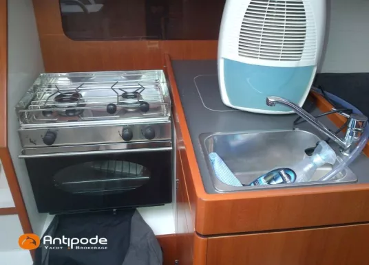 J COMPOSITES - J 111 - 8