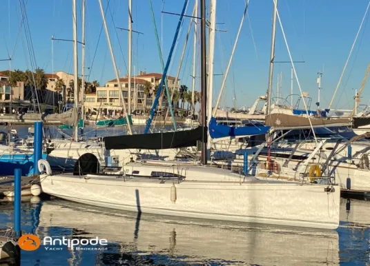 J COMPOSITES - J 111 - 10