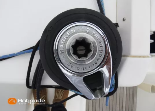 J COMPOSITES - J 100 - 14