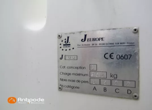 J COMPOSITES - J 100 - 15