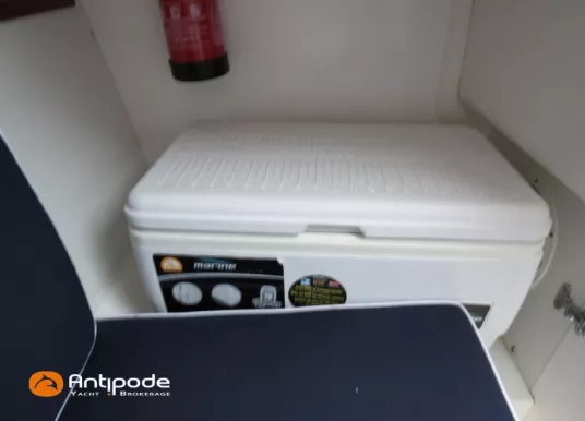 J COMPOSITES - J 100 - 16