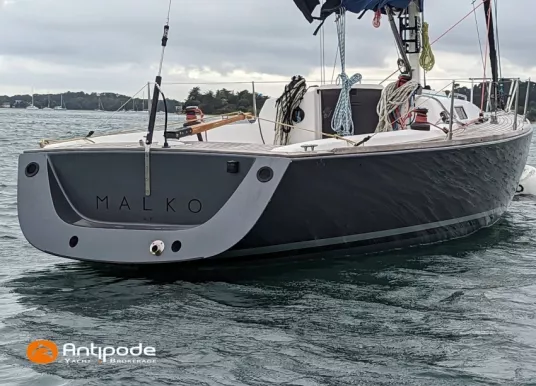 J COMPOSITES - J 100 - 3