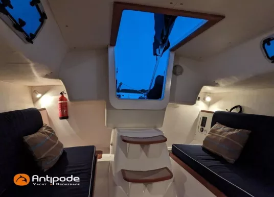 J COMPOSITES - J 100 - 8