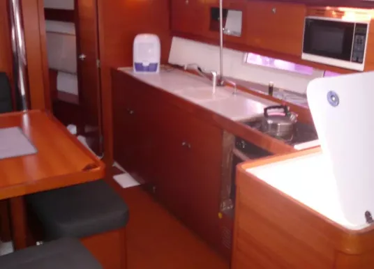 DUFOUR YACHTS - DUFOUR 380 - 19