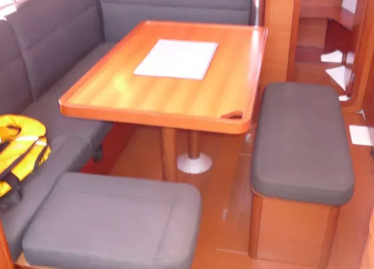 DUFOUR YACHTS - DUFOUR 380 - 21