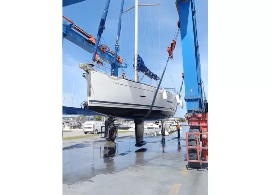 DUFOUR YACHTS - DUFOUR 445 - 11