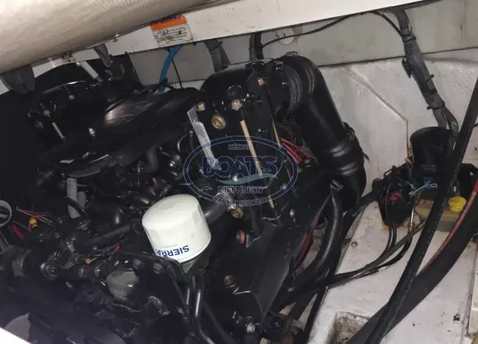 RINKER - 262 CAPTIVA CUDDY - 15