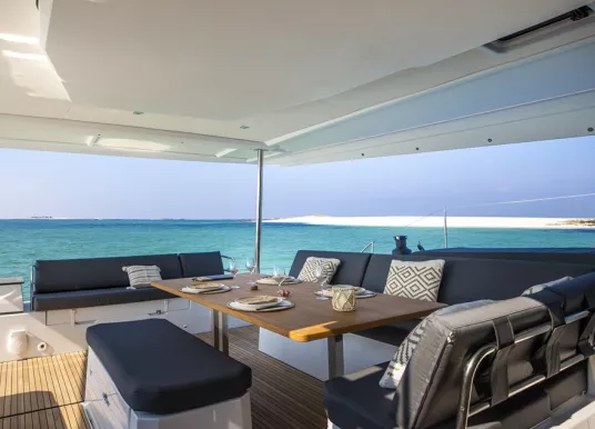 FOUNTAINE PAJOT - AURA 51 - 5