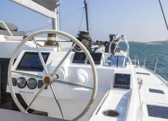 FOUNTAINE PAJOT - AURA 51 - 8